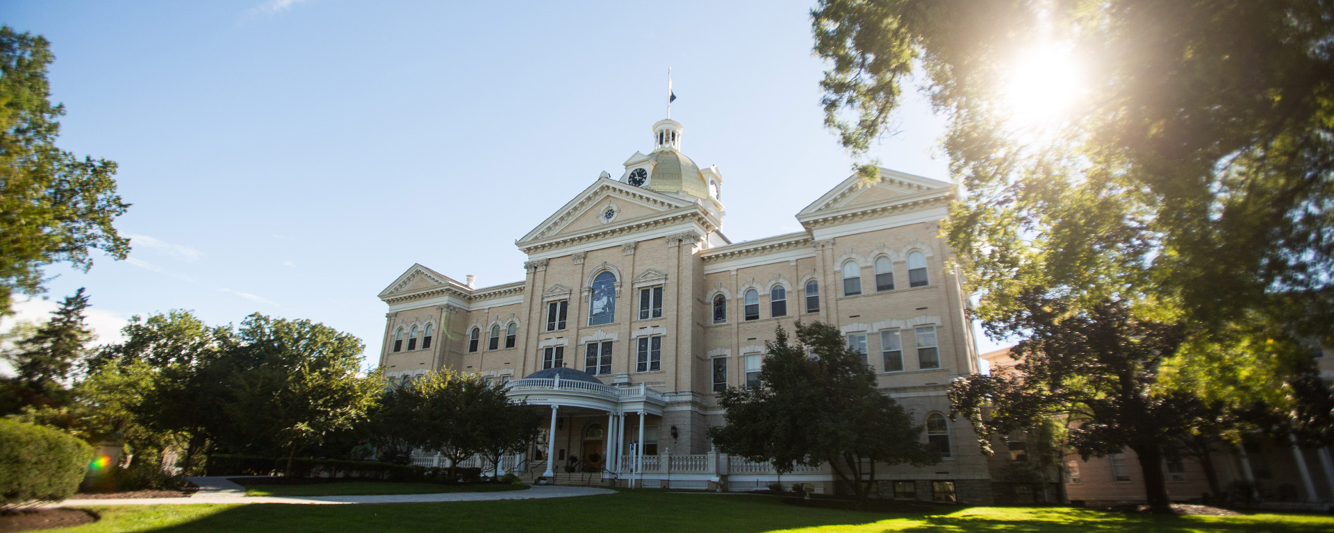 app1920X768px_Hero_Programs_Equine_Master